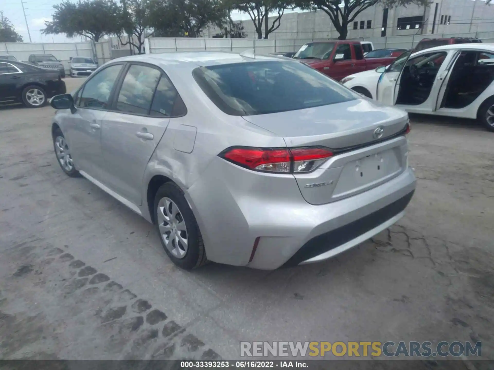 3 Photograph of a damaged car 5YFEPRAE1LP096697 TOYOTA COROLLA 2020