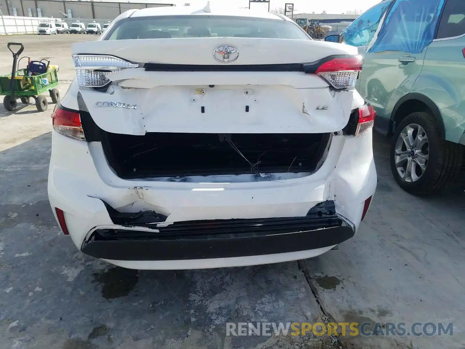 9 Photograph of a damaged car 5YFEPRAE1LP098949 TOYOTA COROLLA 2020