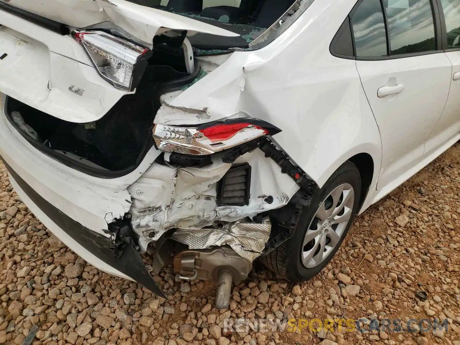 9 Photograph of a damaged car 5YFEPRAE1LP101381 TOYOTA COROLLA 2020