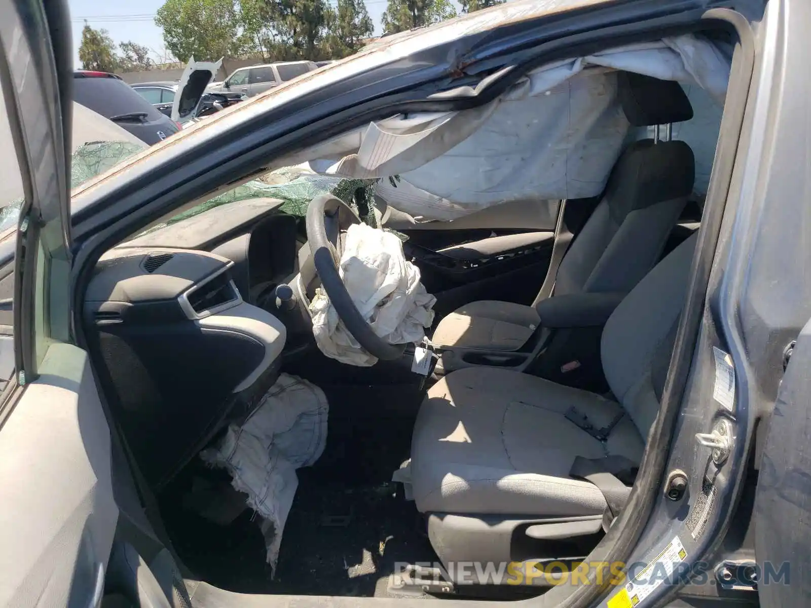 5 Photograph of a damaged car 5YFEPRAE1LP103938 TOYOTA COROLLA 2020