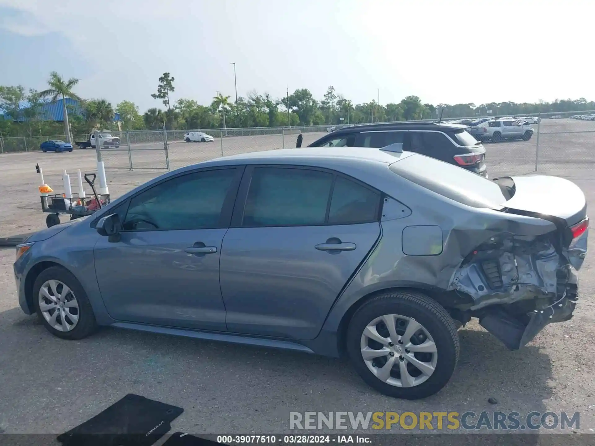 15 Photograph of a damaged car 5YFEPRAE1LP105124 TOYOTA COROLLA 2020