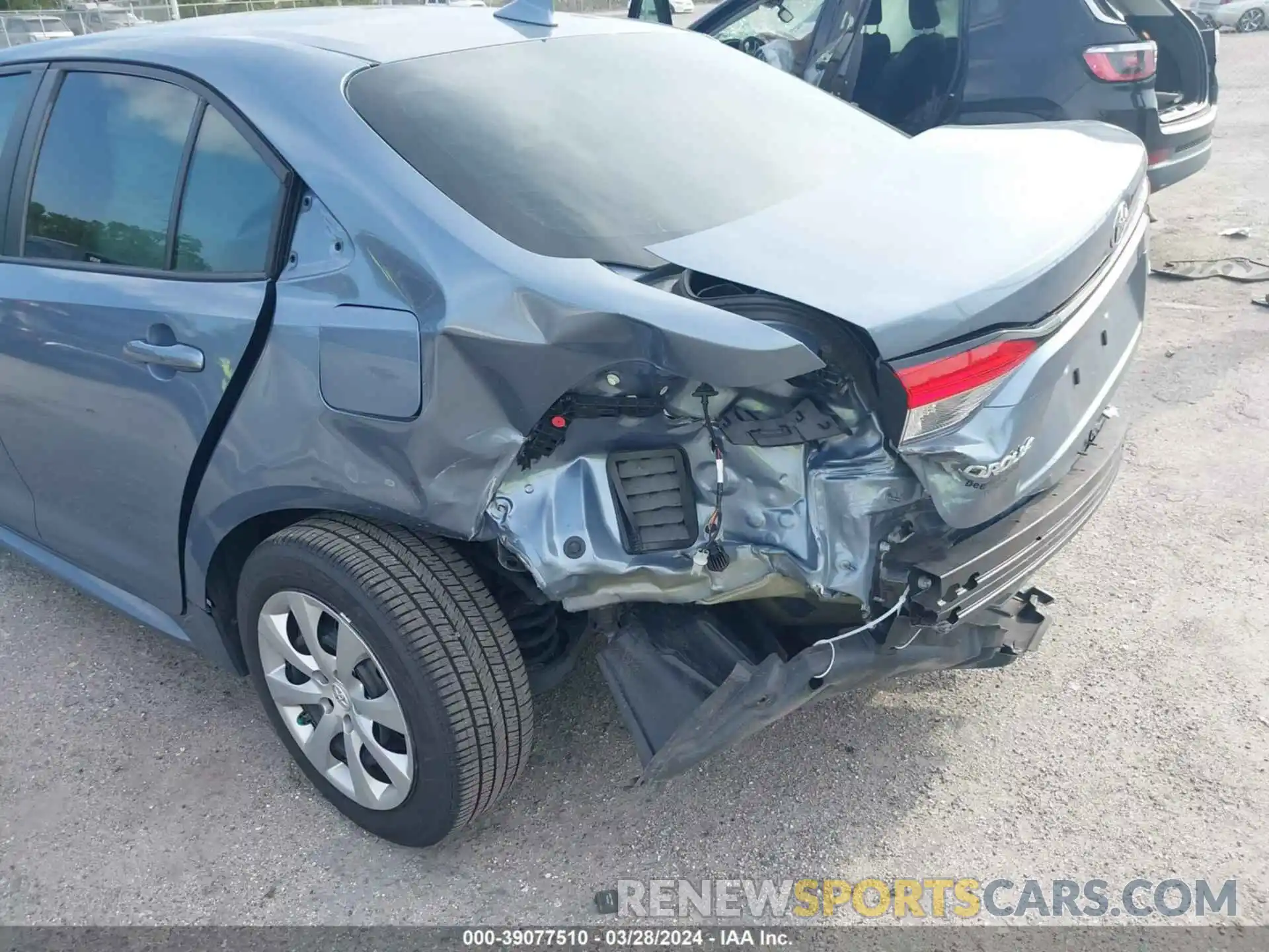 6 Photograph of a damaged car 5YFEPRAE1LP105124 TOYOTA COROLLA 2020