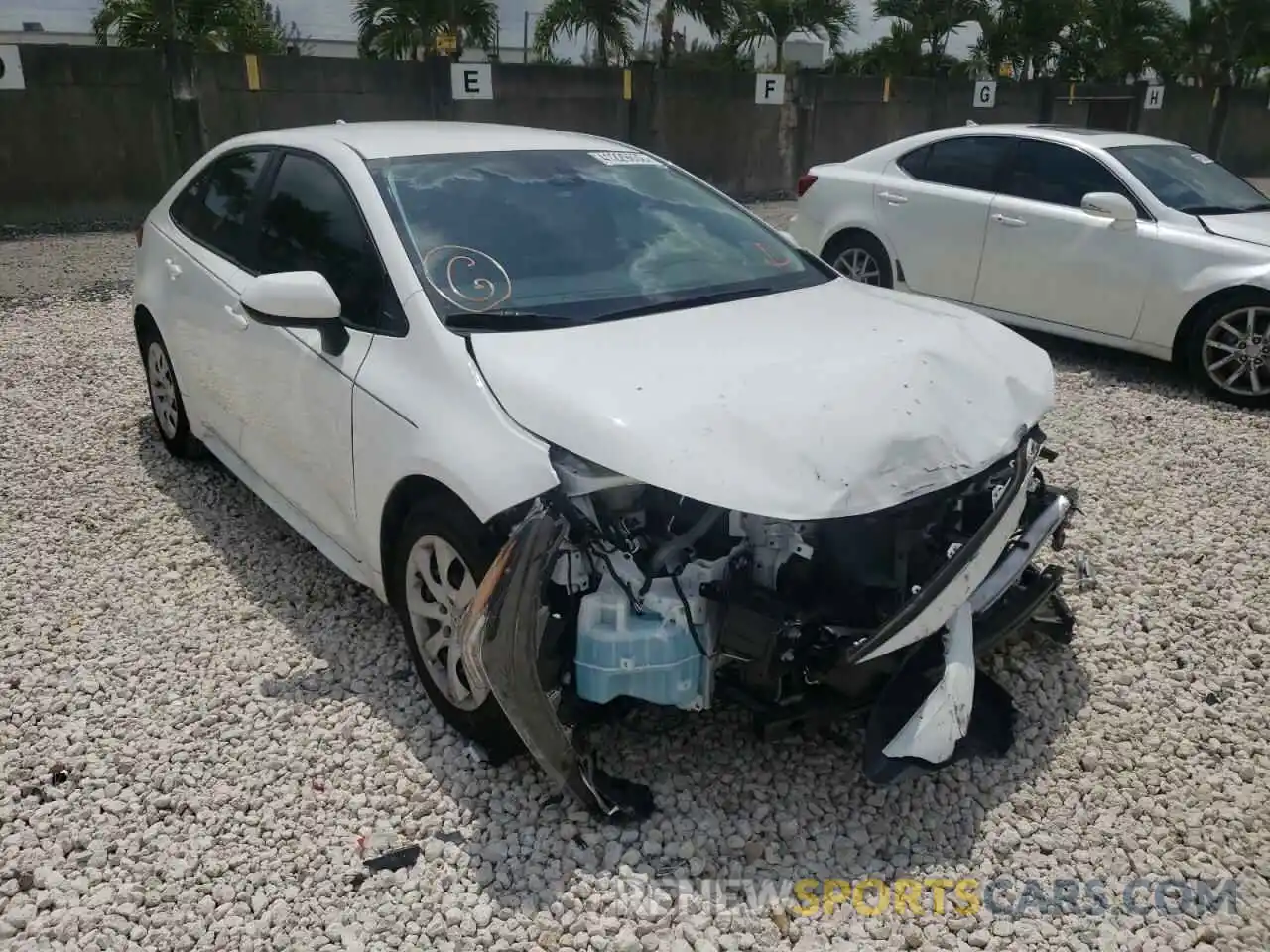 1 Photograph of a damaged car 5YFEPRAE1LP113272 TOYOTA COROLLA 2020