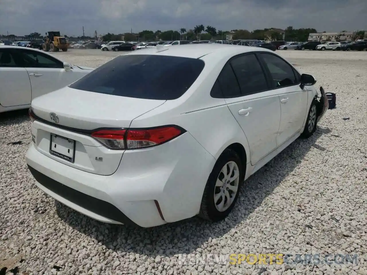 4 Photograph of a damaged car 5YFEPRAE1LP113272 TOYOTA COROLLA 2020