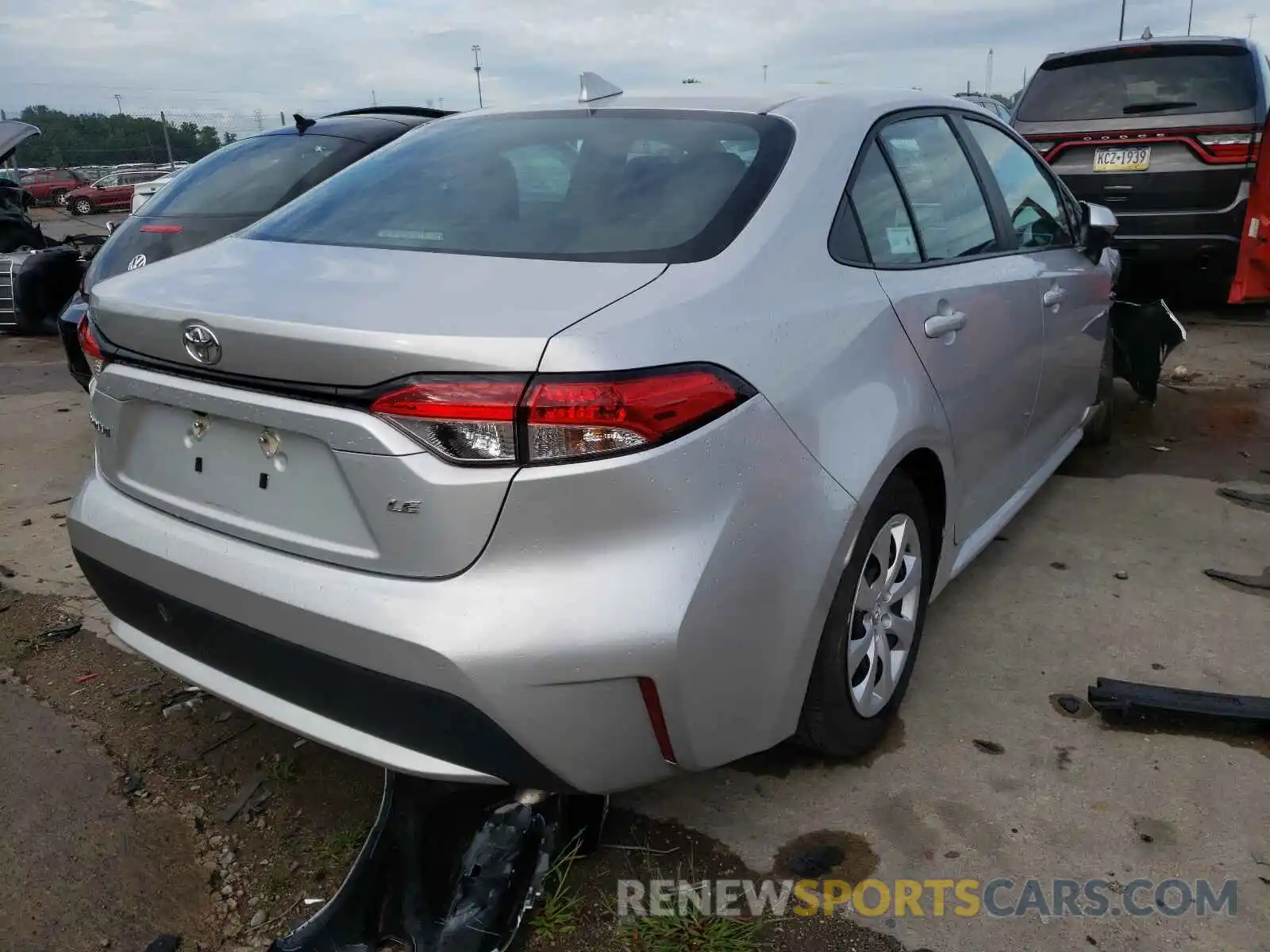 4 Photograph of a damaged car 5YFEPRAE1LP118567 TOYOTA COROLLA 2020