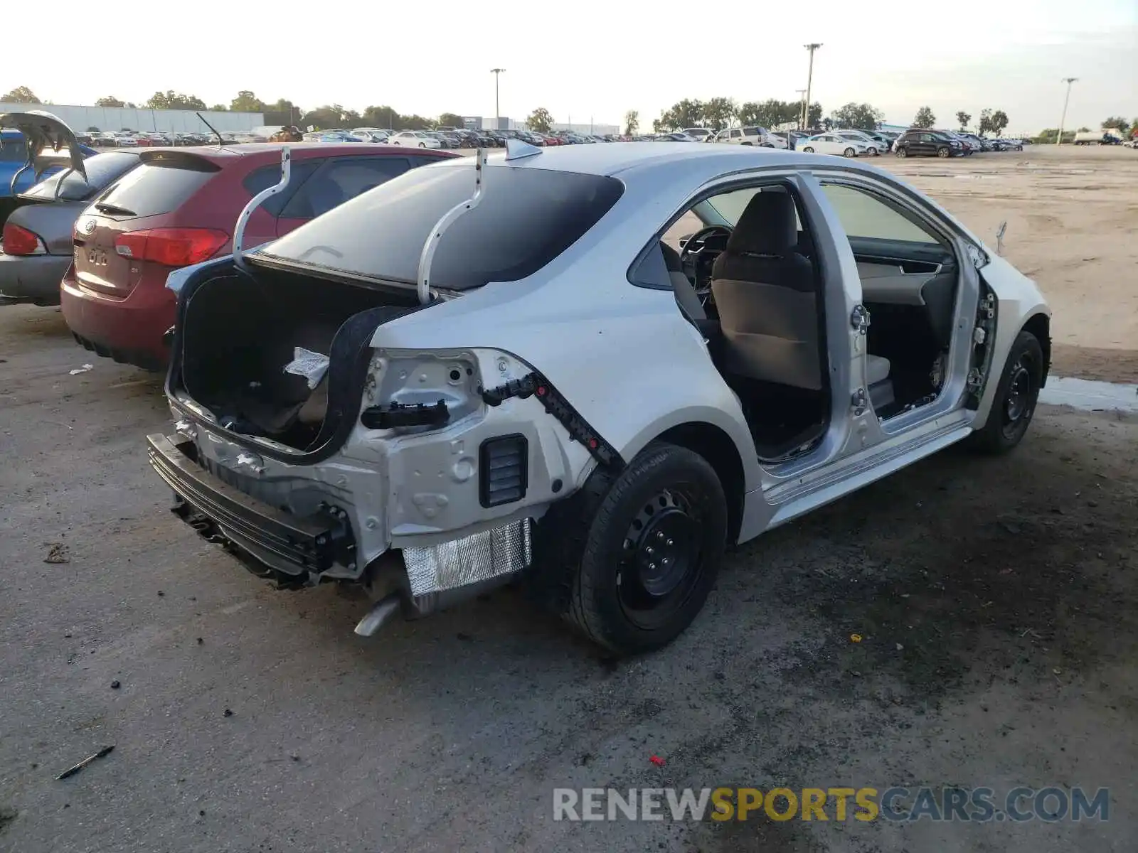 4 Photograph of a damaged car 5YFEPRAE1LP123770 TOYOTA COROLLA 2020