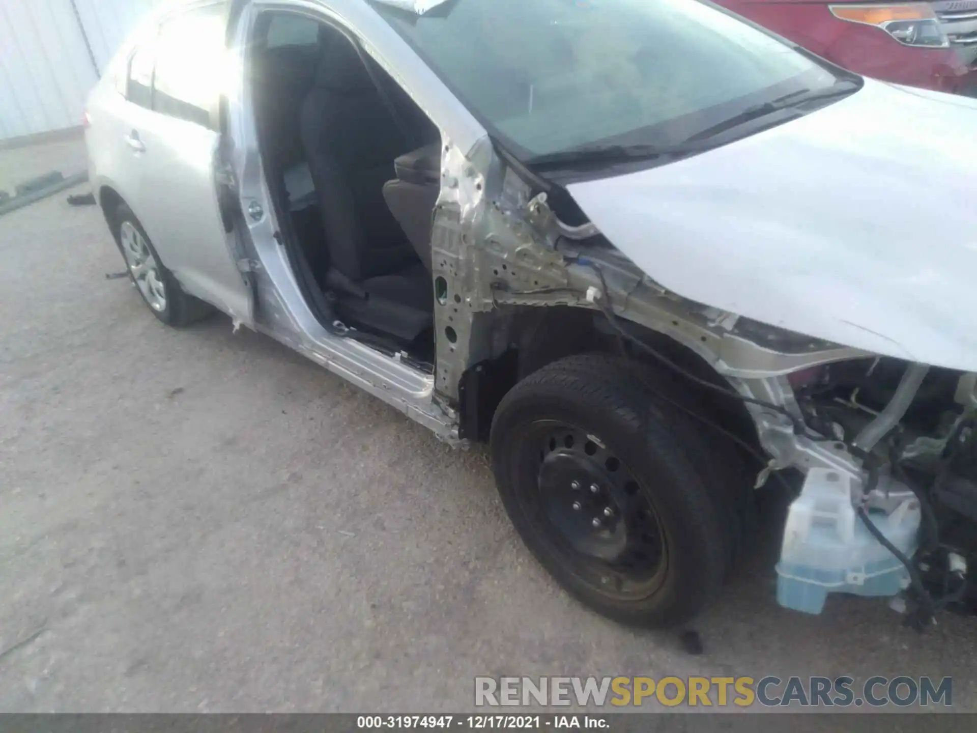 6 Photograph of a damaged car 5YFEPRAE1LP124451 TOYOTA COROLLA 2020