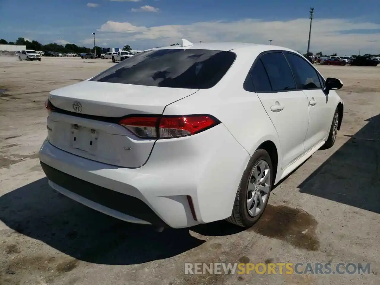 4 Photograph of a damaged car 5YFEPRAE1LP125373 TOYOTA COROLLA 2020