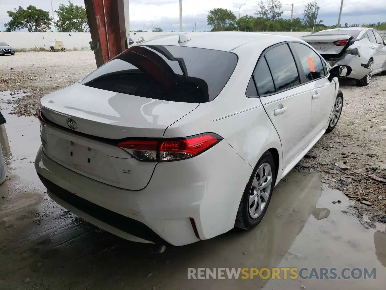 4 Photograph of a damaged car 5YFEPRAE1LP128662 TOYOTA COROLLA 2020