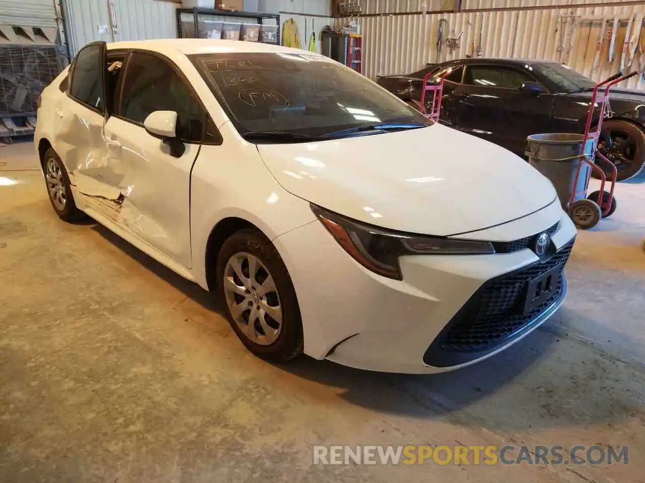 1 Photograph of a damaged car 5YFEPRAE1LP130623 TOYOTA COROLLA 2020