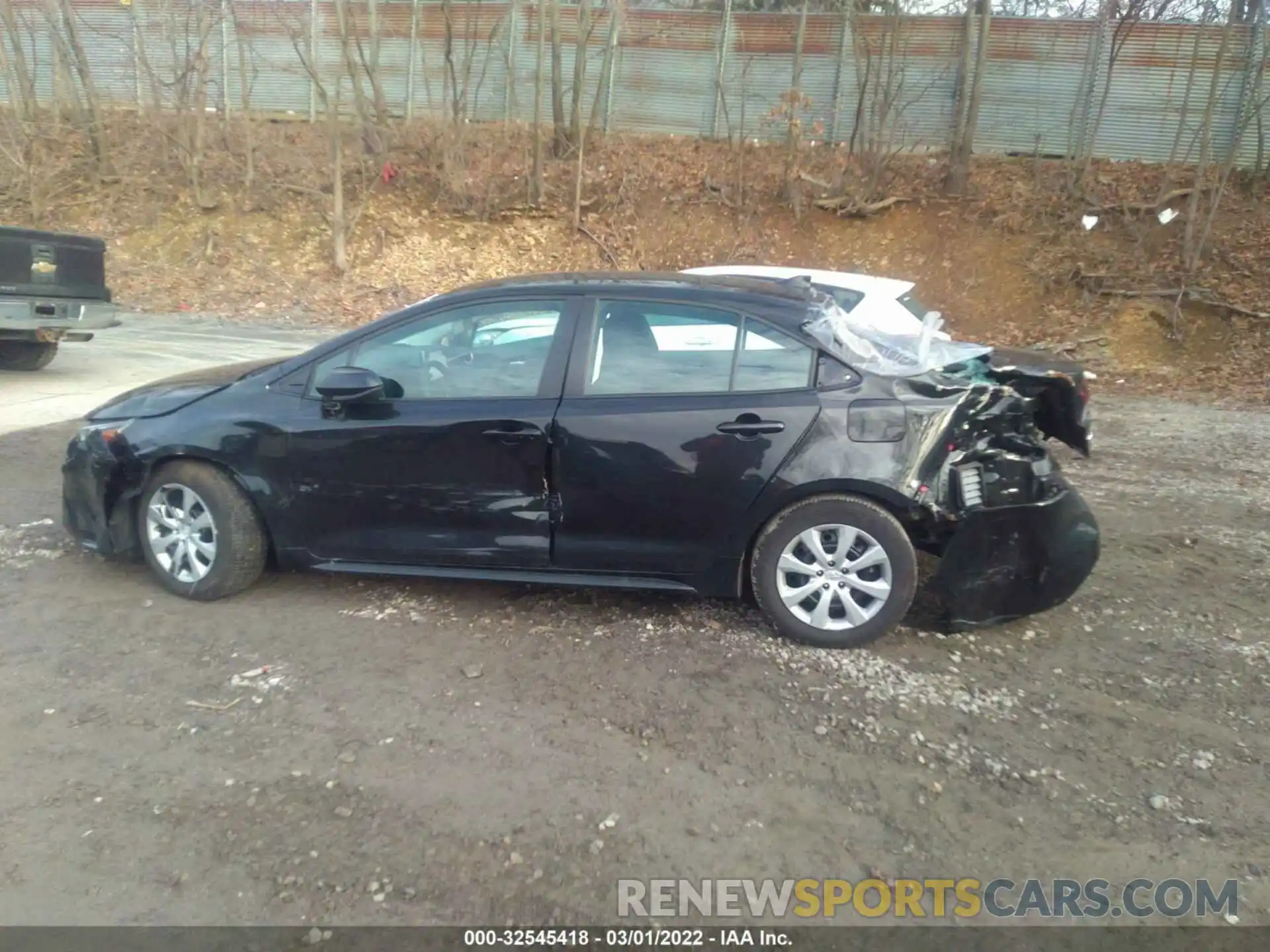 6 Photograph of a damaged car 5YFEPRAE1LP134106 TOYOTA COROLLA 2020