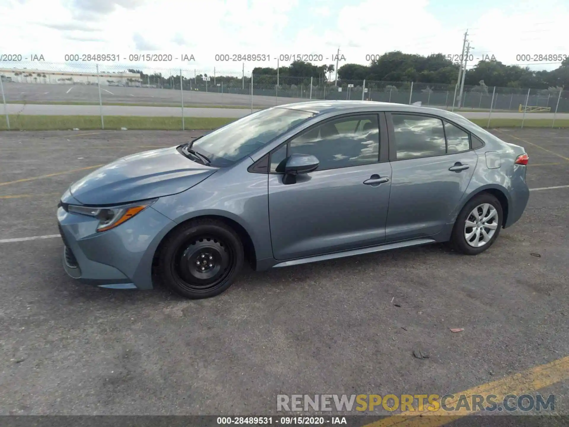 2 Photograph of a damaged car 5YFEPRAE1LP136048 TOYOTA COROLLA 2020