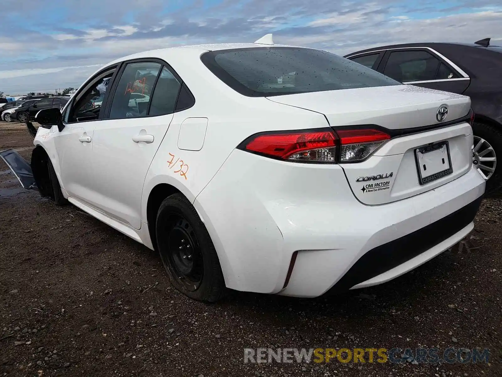 3 Photograph of a damaged car 5YFEPRAE2LP004965 TOYOTA COROLLA 2020