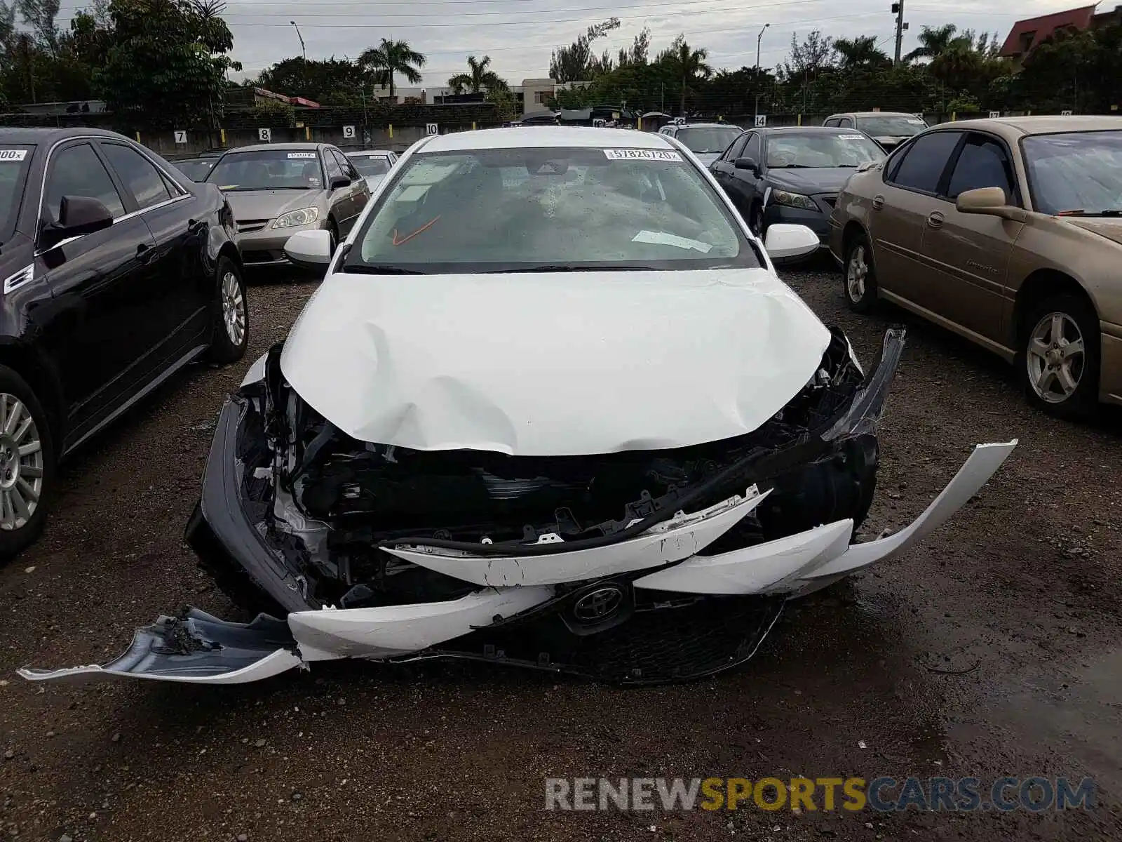 9 Photograph of a damaged car 5YFEPRAE2LP004965 TOYOTA COROLLA 2020