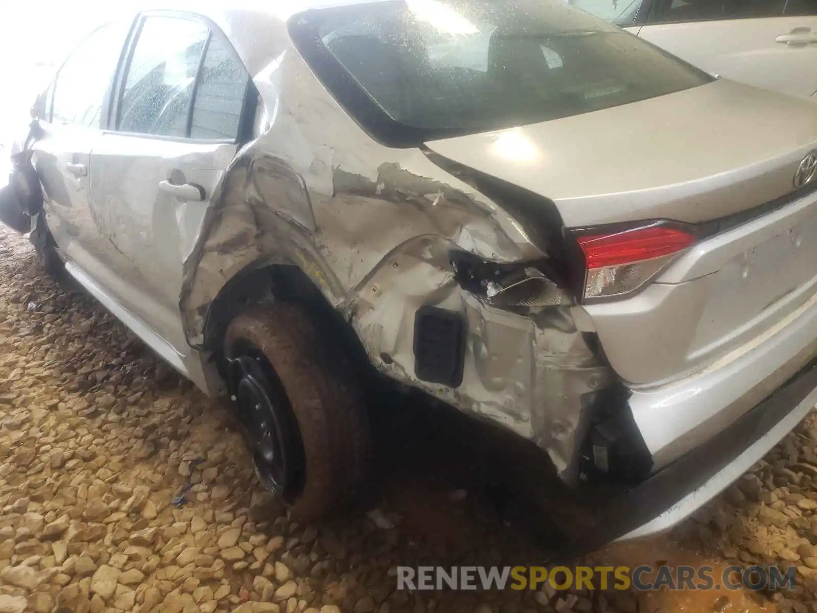 9 Photograph of a damaged car 5YFEPRAE2LP014265 TOYOTA COROLLA 2020