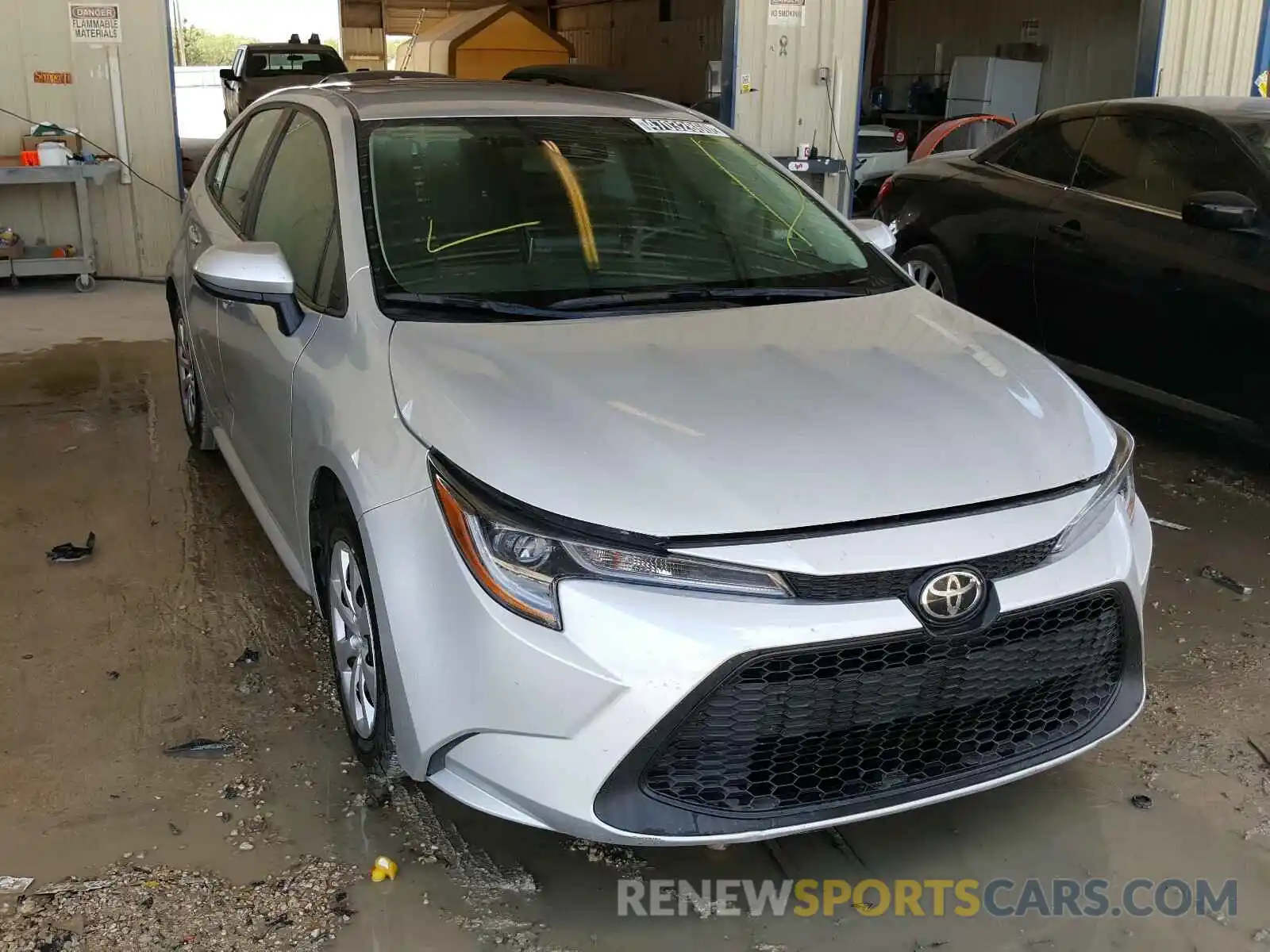 1 Photograph of a damaged car 5YFEPRAE2LP022947 TOYOTA COROLLA 2020