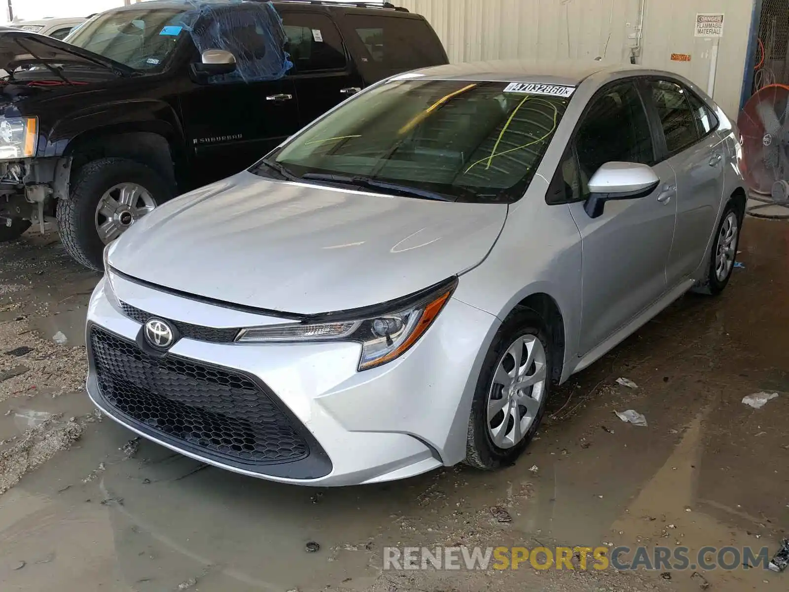 2 Photograph of a damaged car 5YFEPRAE2LP022947 TOYOTA COROLLA 2020