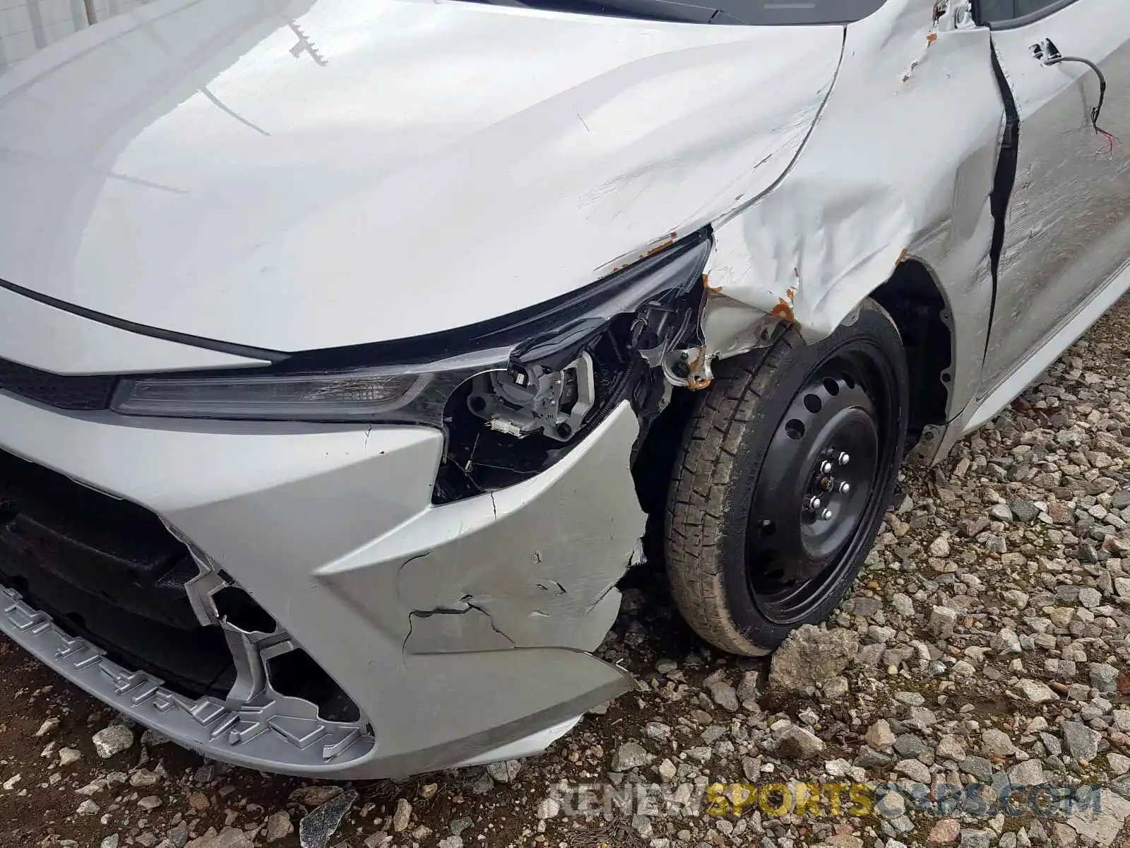 9 Photograph of a damaged car 5YFEPRAE2LP023273 TOYOTA COROLLA 2020