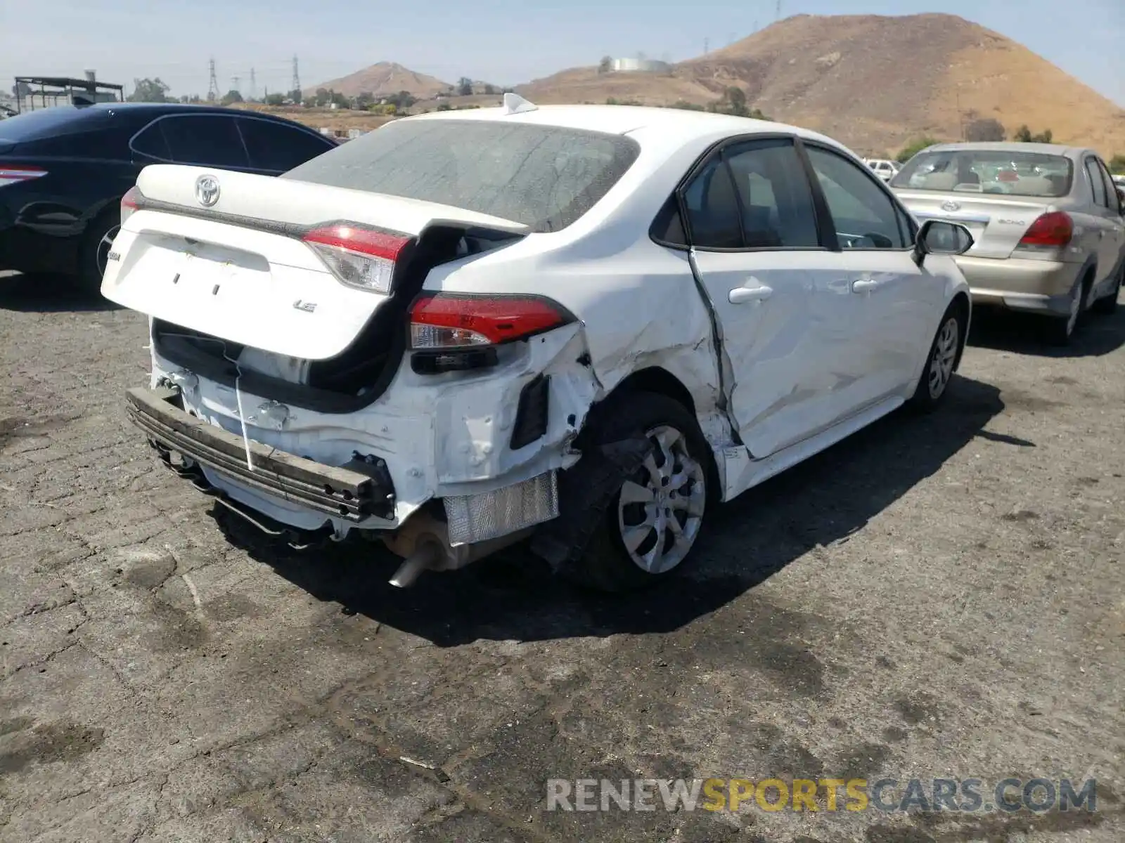 4 Photograph of a damaged car 5YFEPRAE2LP023547 TOYOTA COROLLA 2020