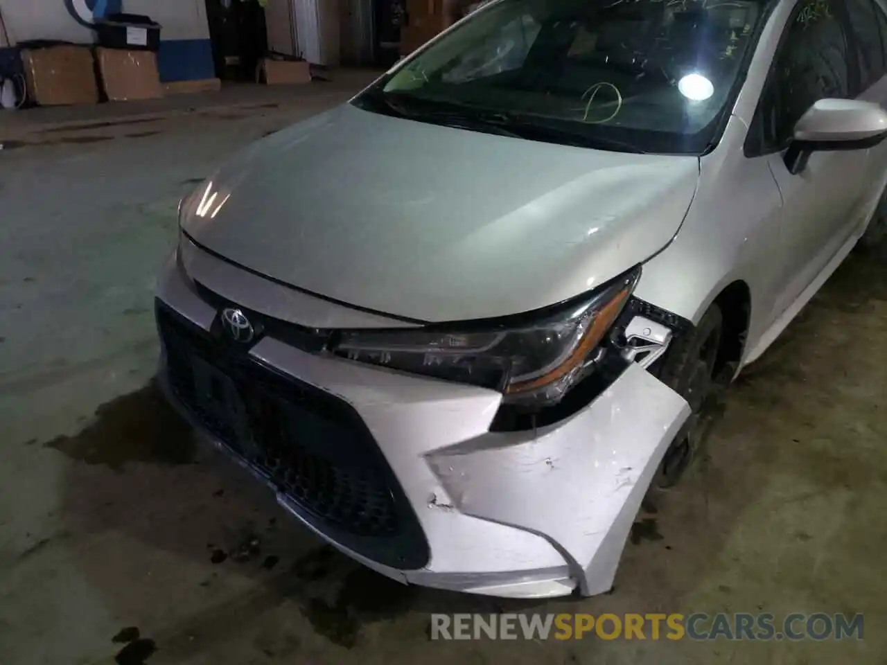 9 Photograph of a damaged car 5YFEPRAE2LP023743 TOYOTA COROLLA 2020