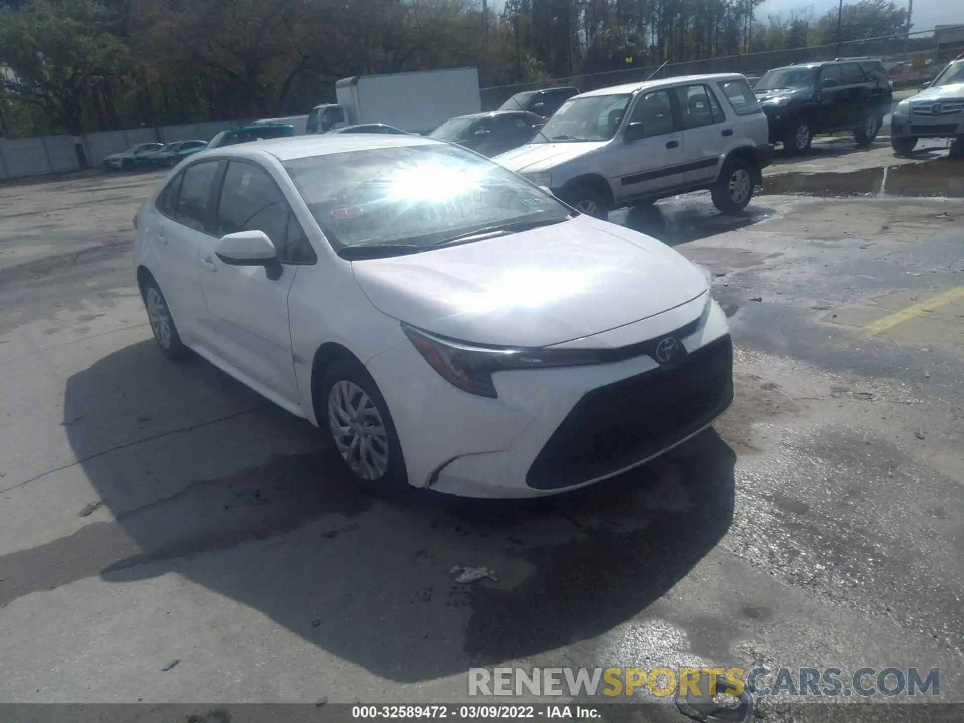 1 Photograph of a damaged car 5YFEPRAE2LP024181 TOYOTA COROLLA 2020