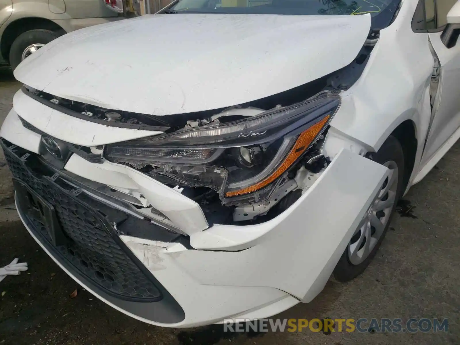 9 Photograph of a damaged car 5YFEPRAE2LP025296 TOYOTA COROLLA 2020
