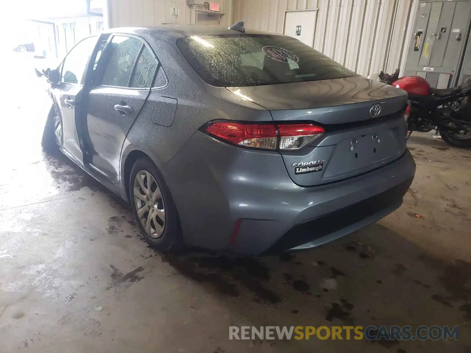 3 Photograph of a damaged car 5YFEPRAE2LP026805 TOYOTA COROLLA 2020