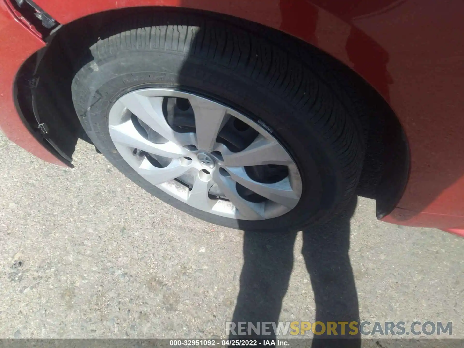 12 Photograph of a damaged car 5YFEPRAE2LP028361 TOYOTA COROLLA 2020