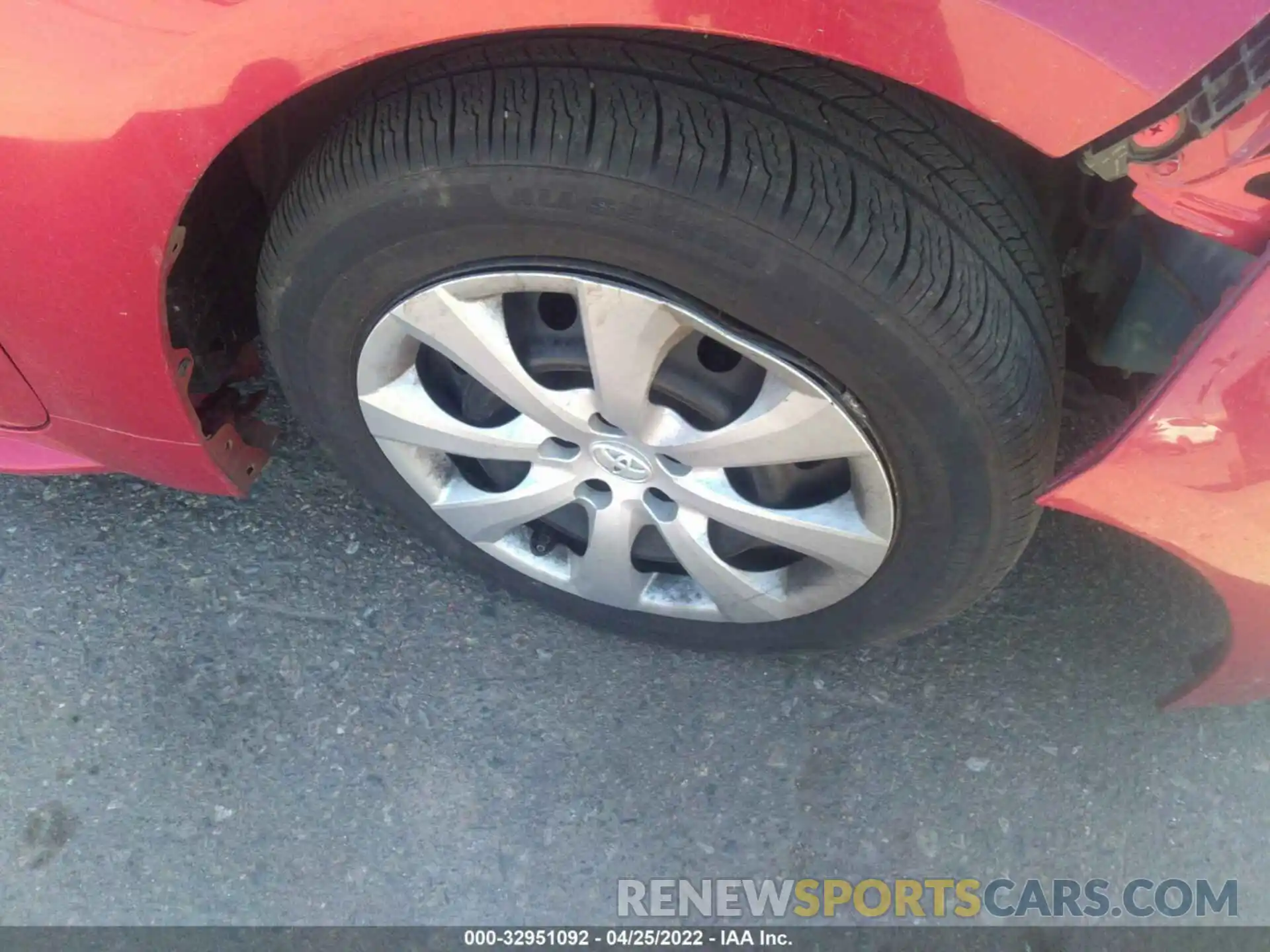 14 Photograph of a damaged car 5YFEPRAE2LP028361 TOYOTA COROLLA 2020