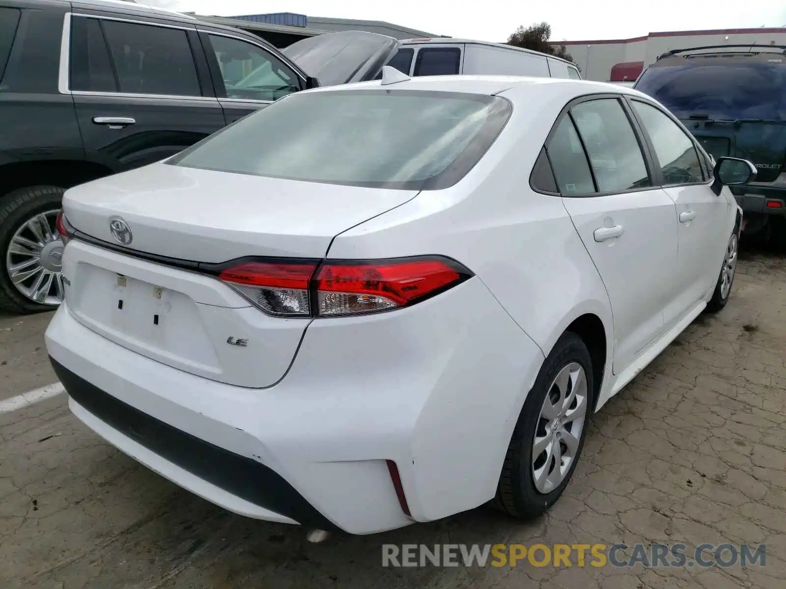 4 Photograph of a damaged car 5YFEPRAE2LP031020 TOYOTA COROLLA 2020