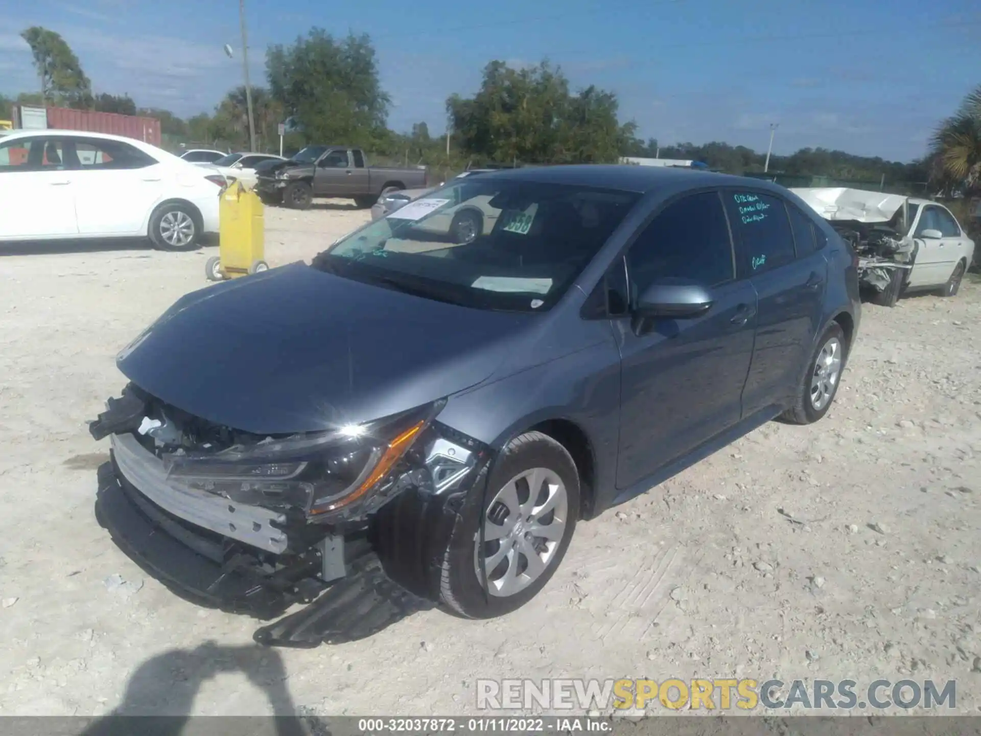 2 Photograph of a damaged car 5YFEPRAE2LP034287 TOYOTA COROLLA 2020