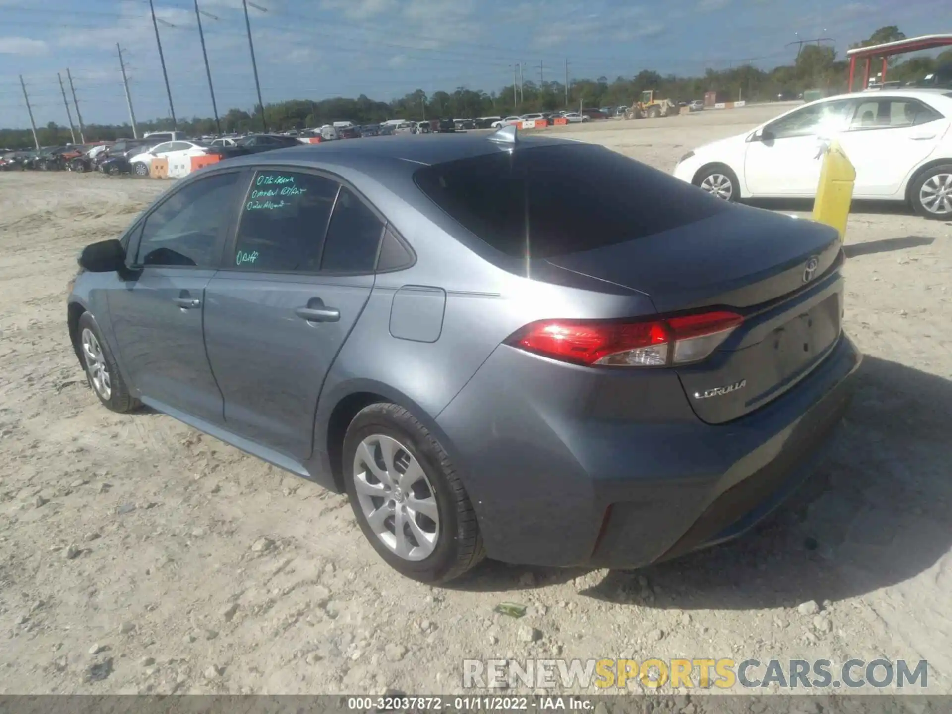 3 Photograph of a damaged car 5YFEPRAE2LP034287 TOYOTA COROLLA 2020