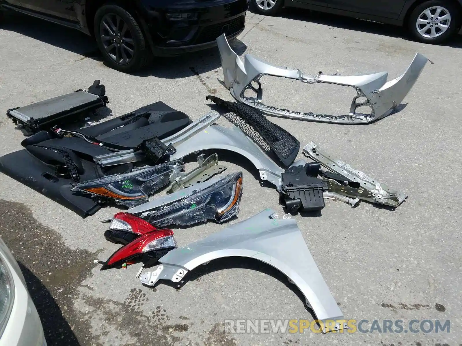 9 Photograph of a damaged car 5YFEPRAE2LP034399 TOYOTA COROLLA 2020