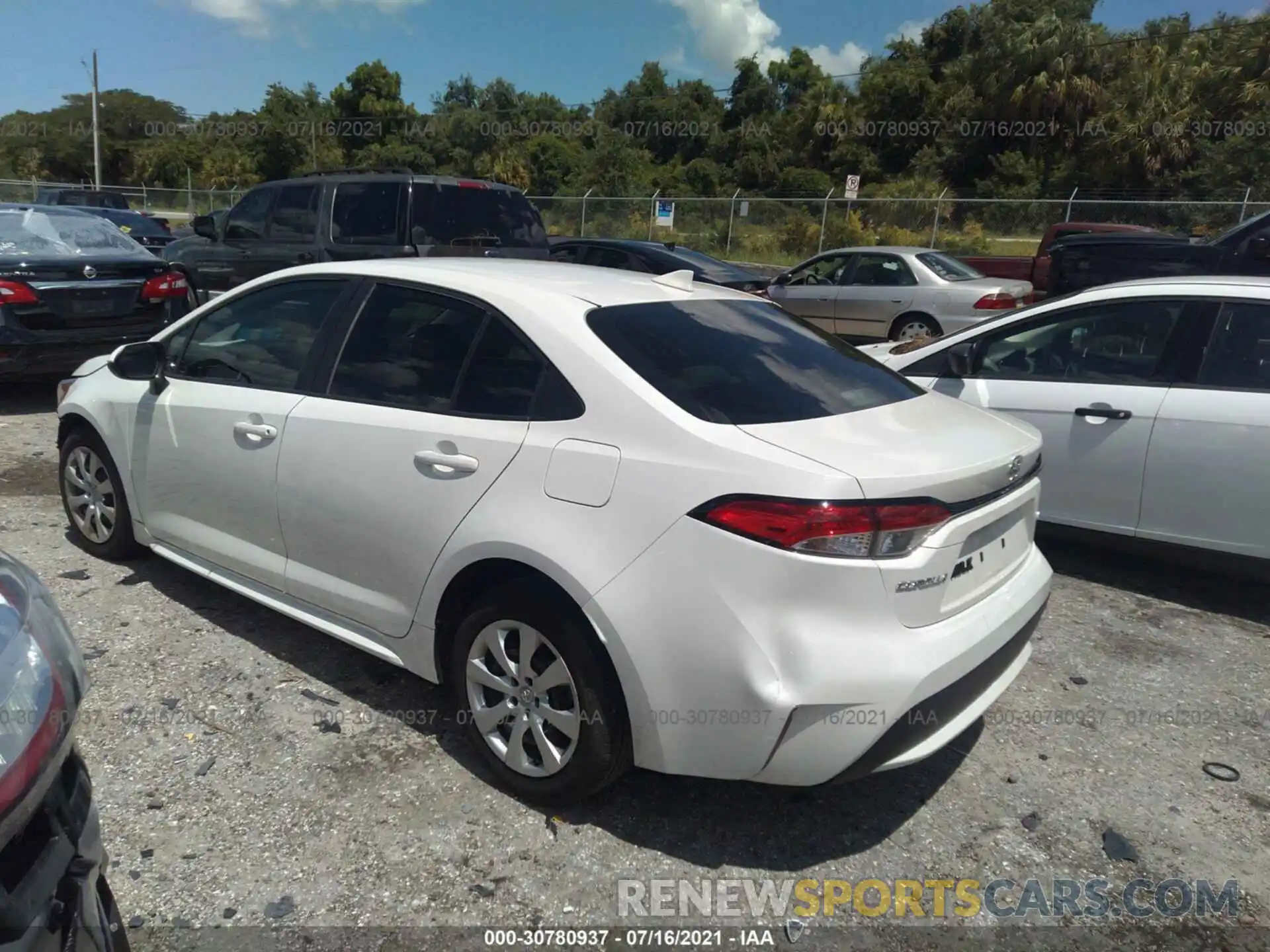 3 Photograph of a damaged car 5YFEPRAE2LP035293 TOYOTA COROLLA 2020