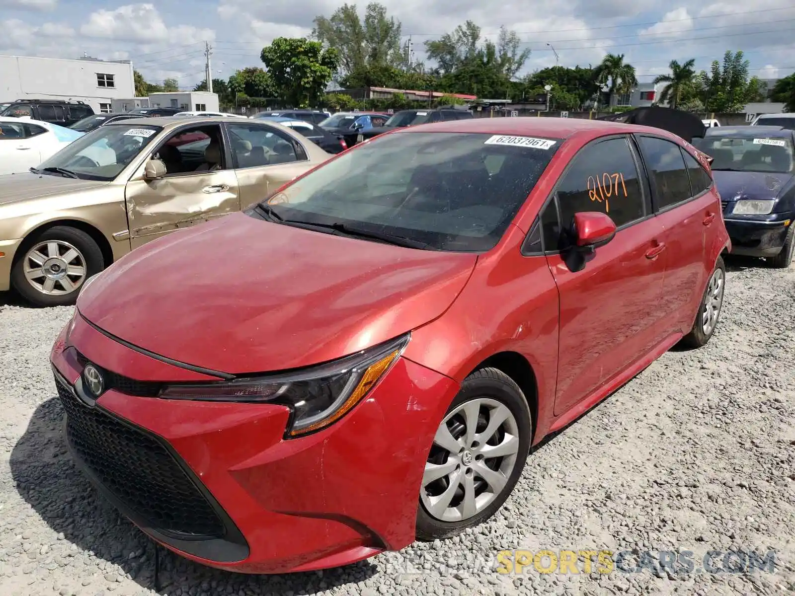 2 Photograph of a damaged car 5YFEPRAE2LP038176 TOYOTA COROLLA 2020