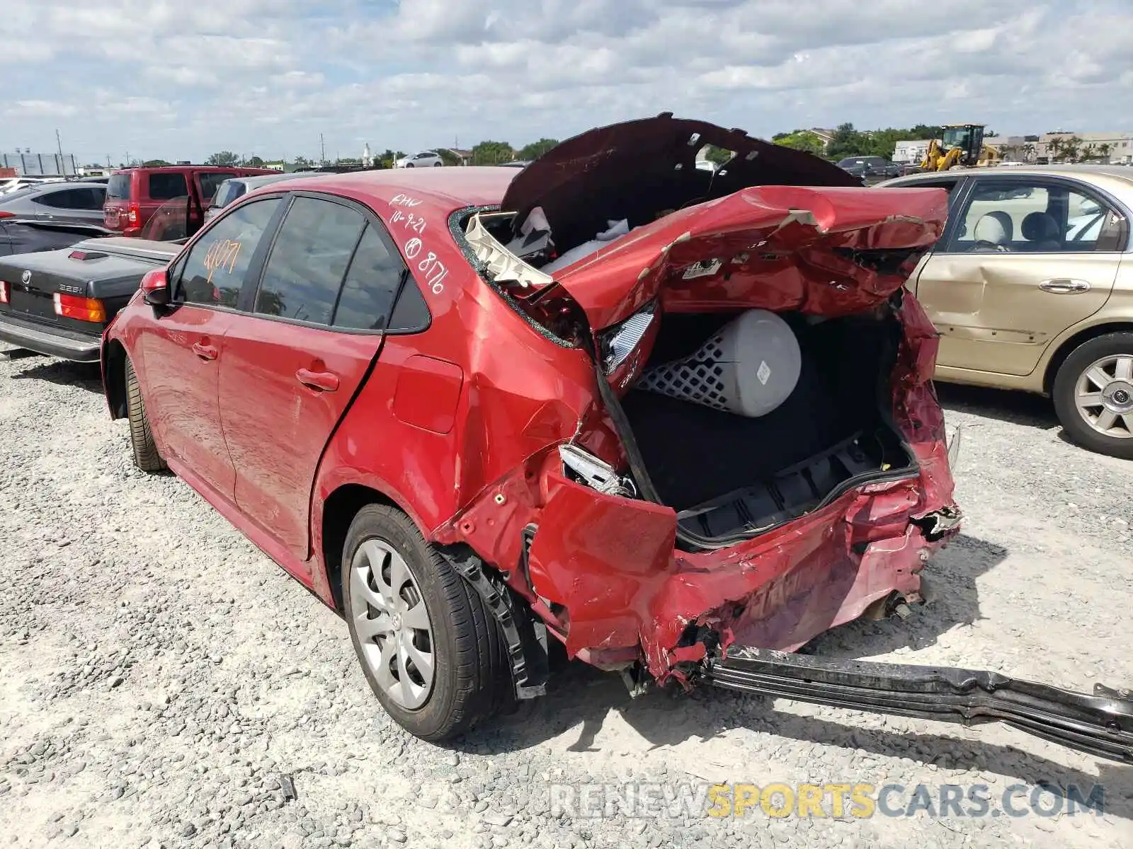 3 Photograph of a damaged car 5YFEPRAE2LP038176 TOYOTA COROLLA 2020