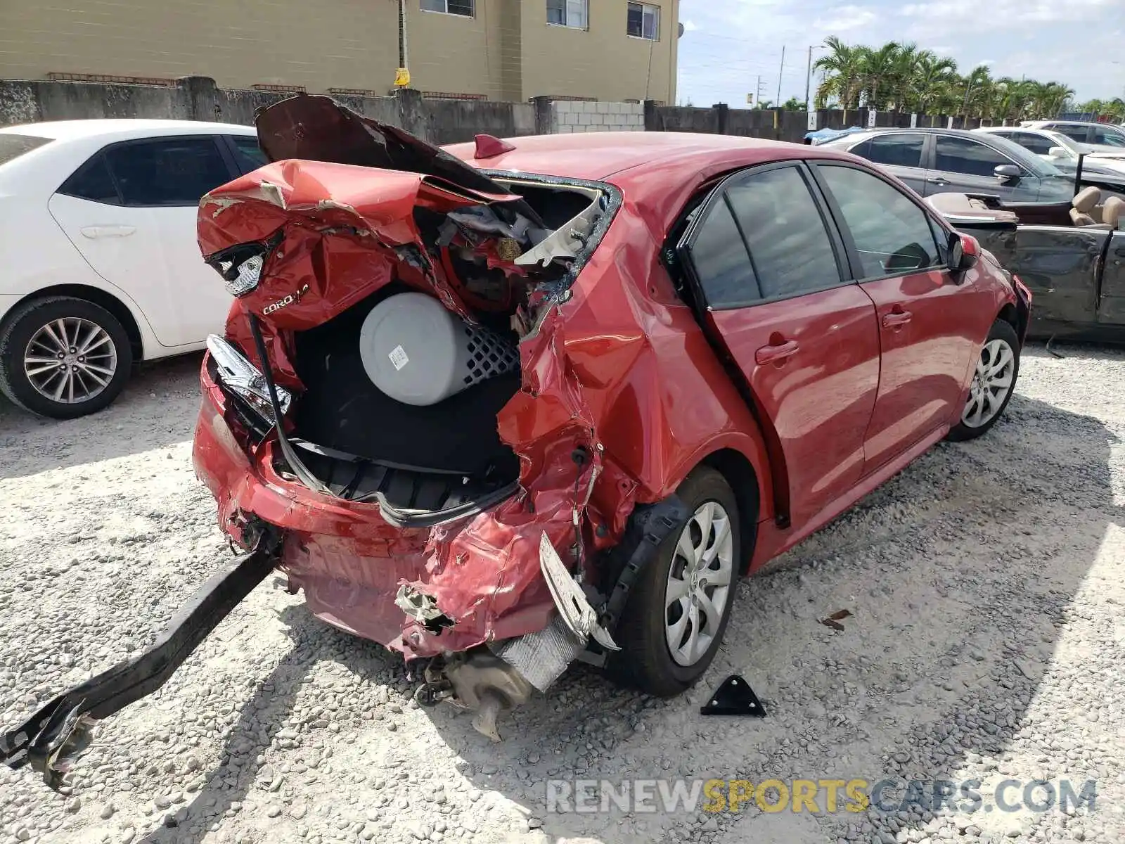 4 Photograph of a damaged car 5YFEPRAE2LP038176 TOYOTA COROLLA 2020