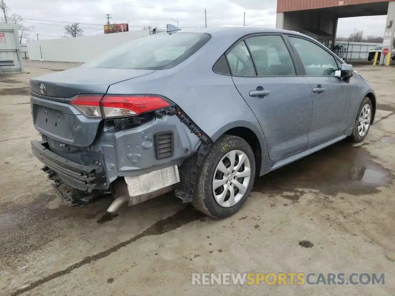 4 Photograph of a damaged car 5YFEPRAE2LP040431 TOYOTA COROLLA 2020