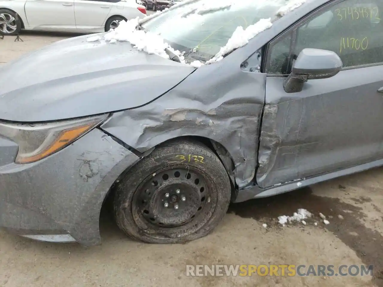 9 Photograph of a damaged car 5YFEPRAE2LP040431 TOYOTA COROLLA 2020