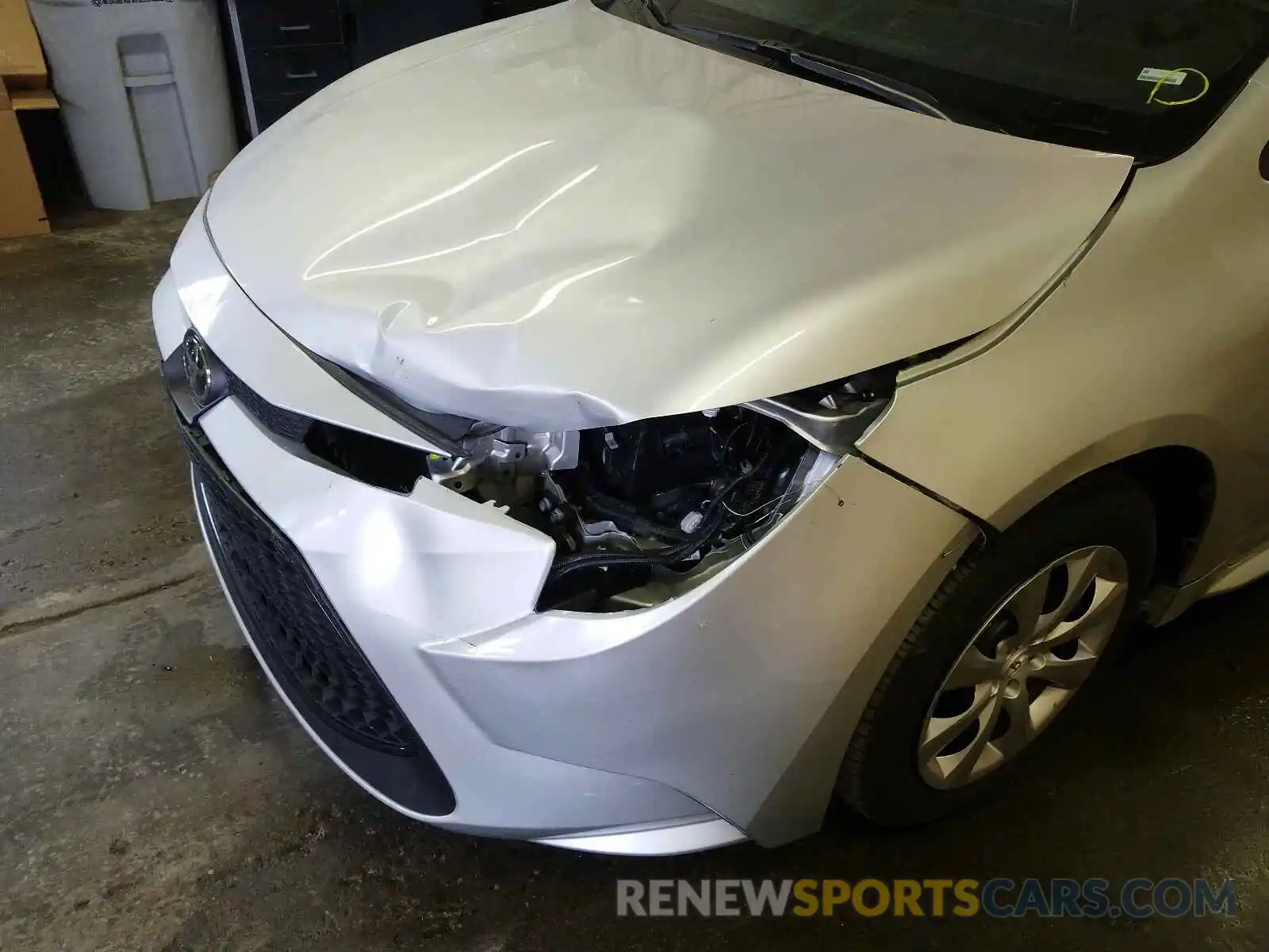 9 Photograph of a damaged car 5YFEPRAE2LP040722 TOYOTA COROLLA 2020