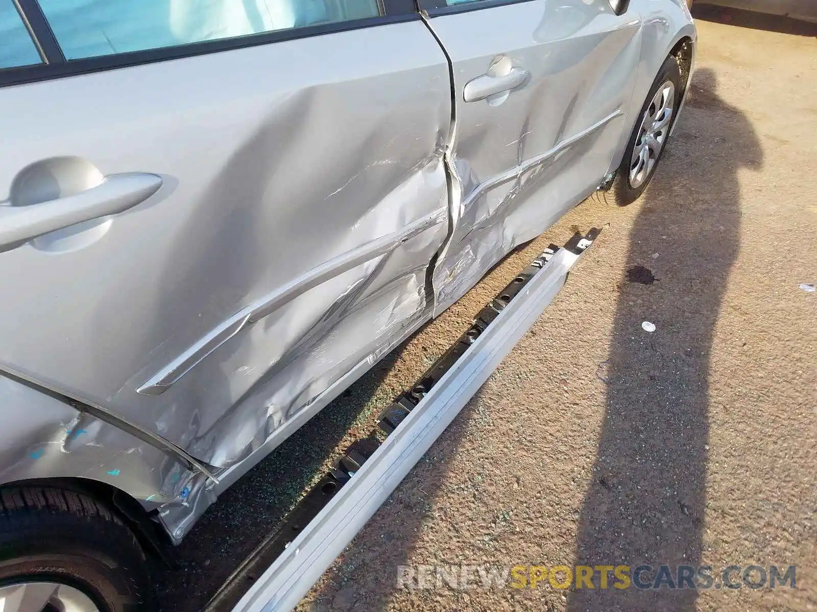 9 Photograph of a damaged car 5YFEPRAE2LP040882 TOYOTA COROLLA 2020