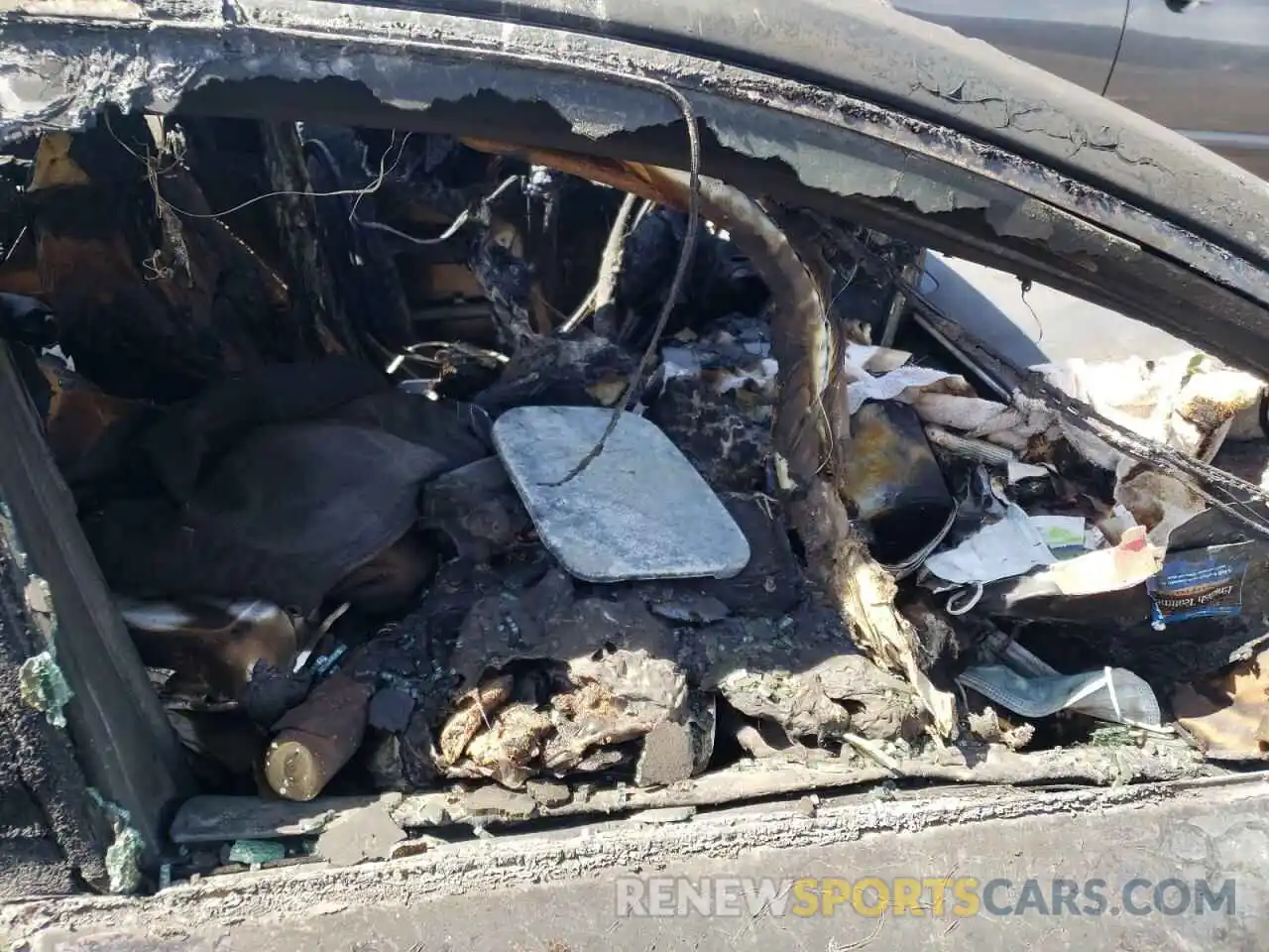 5 Photograph of a damaged car 5YFEPRAE2LP044771 TOYOTA COROLLA 2020