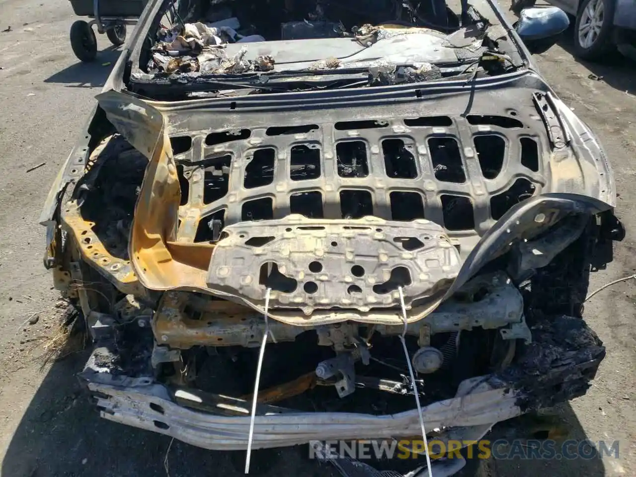 7 Photograph of a damaged car 5YFEPRAE2LP044771 TOYOTA COROLLA 2020