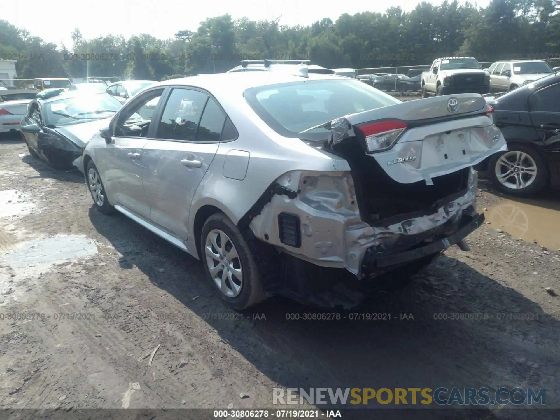 3 Photograph of a damaged car 5YFEPRAE2LP046522 TOYOTA COROLLA 2020