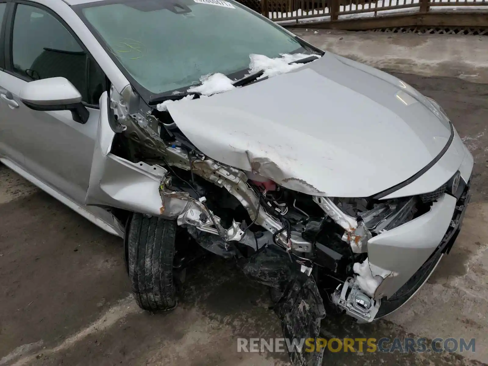 9 Photograph of a damaged car 5YFEPRAE2LP048125 TOYOTA COROLLA 2020