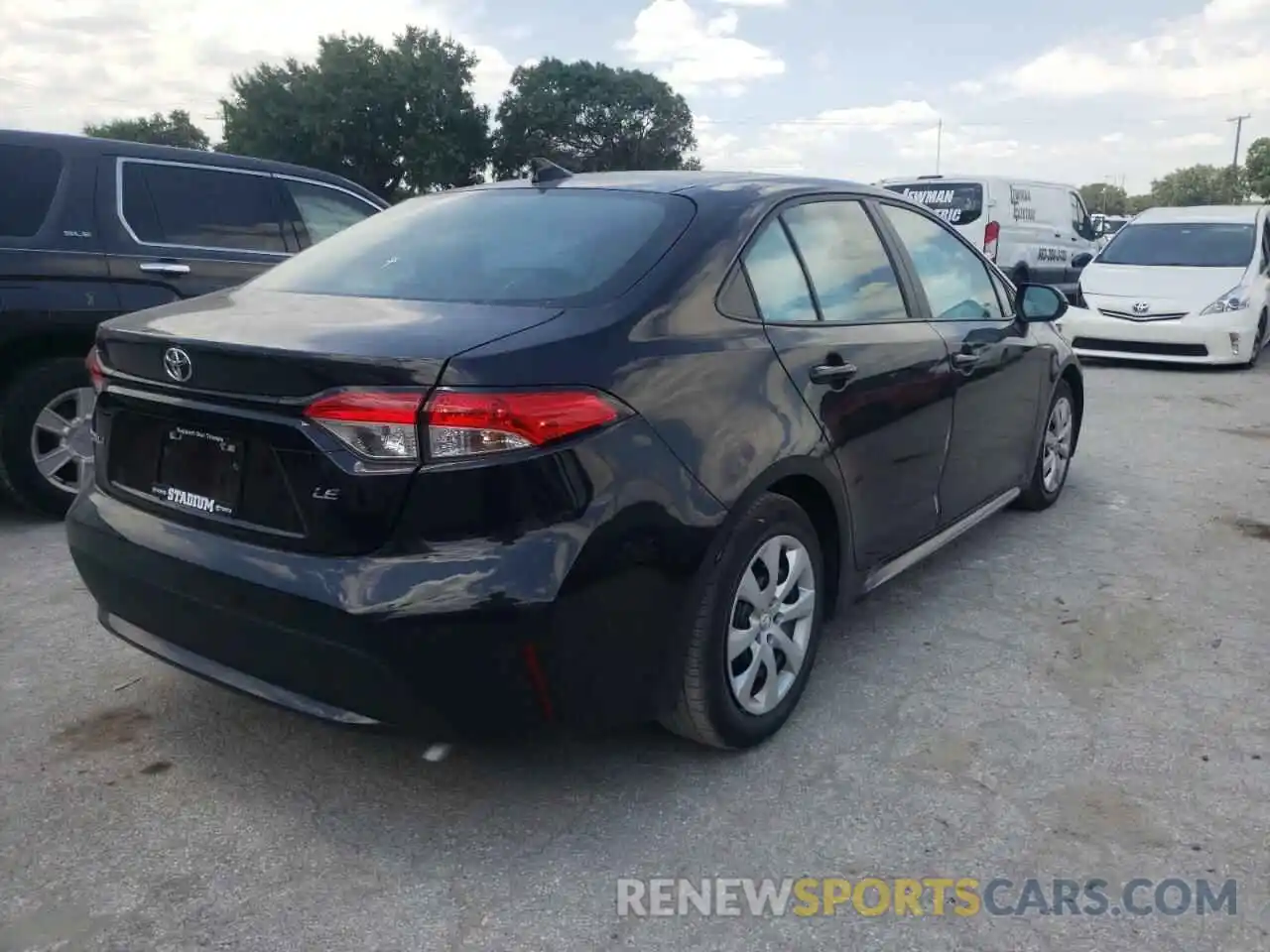 4 Photograph of a damaged car 5YFEPRAE2LP053406 TOYOTA COROLLA 2020