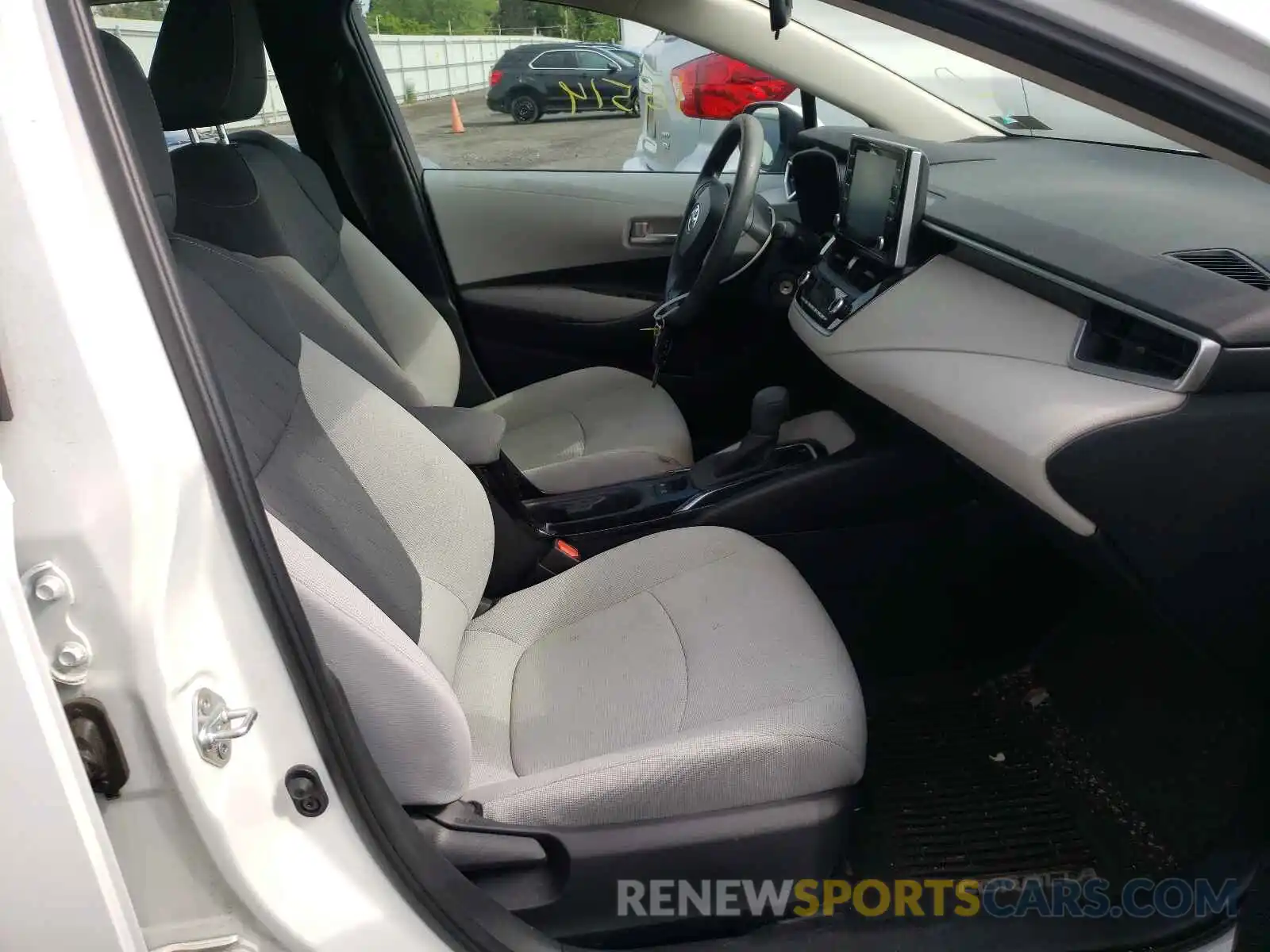 5 Photograph of a damaged car 5YFEPRAE2LP055236 TOYOTA COROLLA 2020