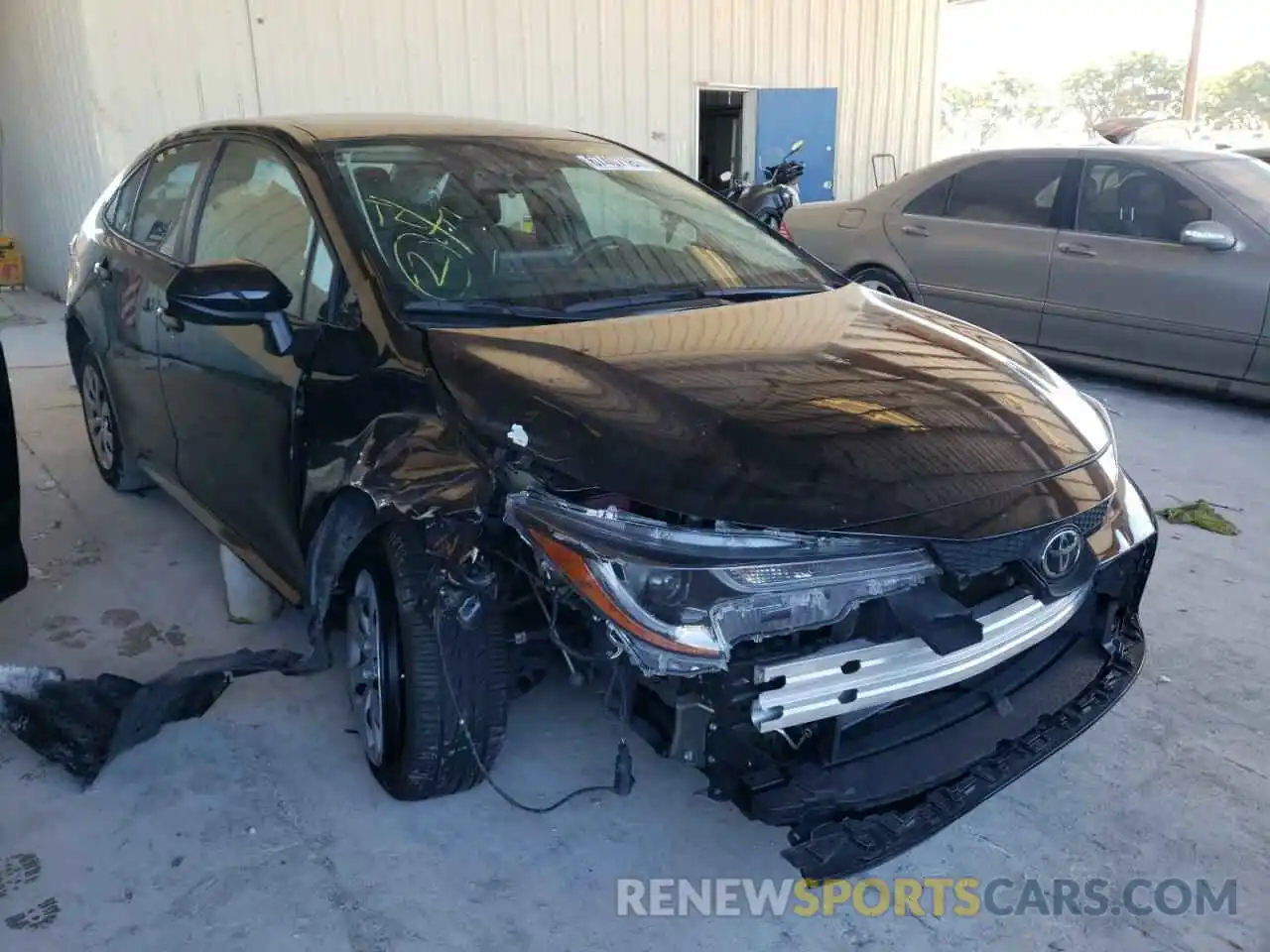 1 Photograph of a damaged car 5YFEPRAE2LP058301 TOYOTA COROLLA 2020