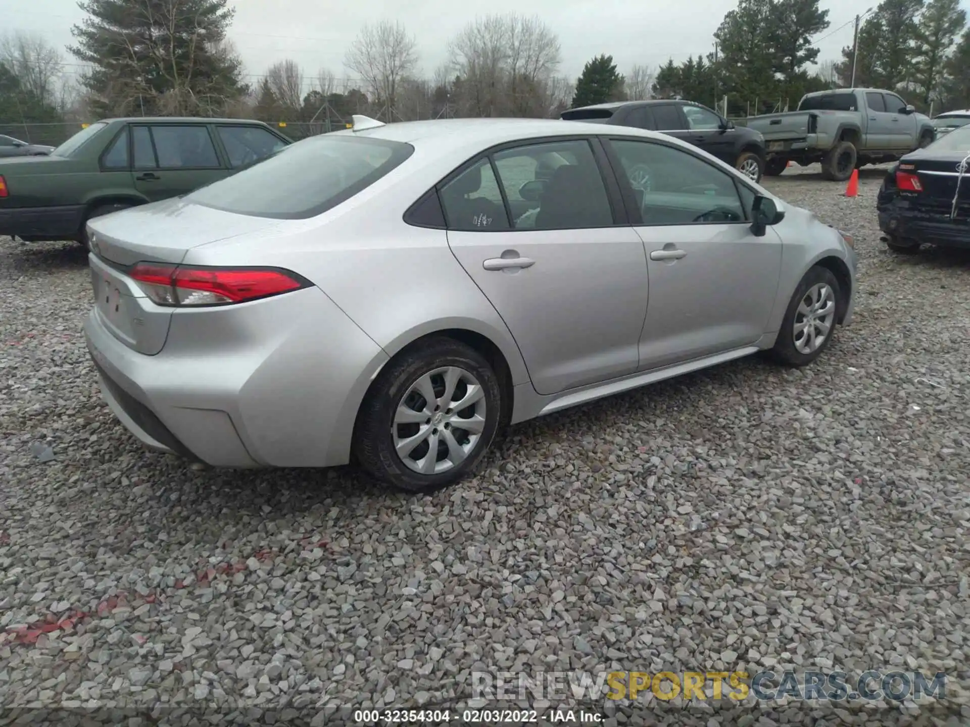 4 Photograph of a damaged car 5YFEPRAE2LP059075 TOYOTA COROLLA 2020