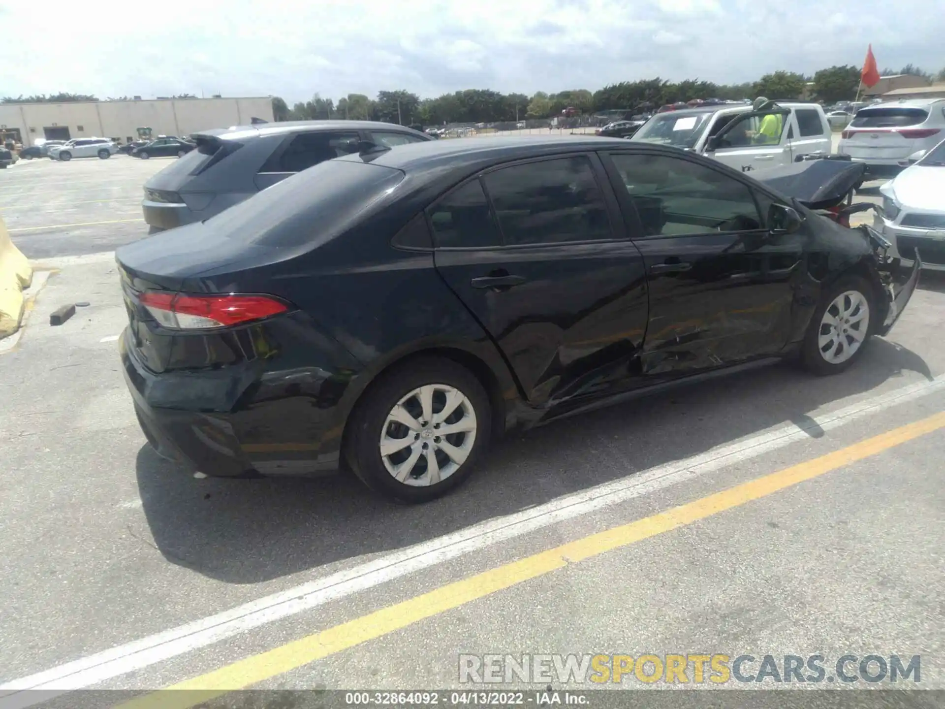 4 Photograph of a damaged car 5YFEPRAE2LP061439 TOYOTA COROLLA 2020